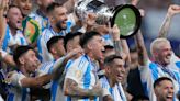 4 perlitas del título de Argentina en la Copa América: del gesto de Di María y Messi con Colombia, al show de abrazos de Scaloni y la aparición de Lavezzi