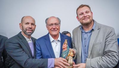 Imagem de Nossa Senhora do Caravaggio para o vice-presidente Geraldo Alckmin | Pioneiro
