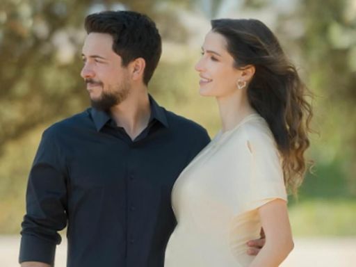 Queen Rania shares sweet photo of her daughter in law's pregnant bump