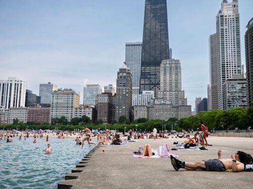 Chicago weather: Sweltering heat returns for one more day
