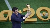 Iker Casillas introduce la Copa del Mundo en el estadio de Lusail
