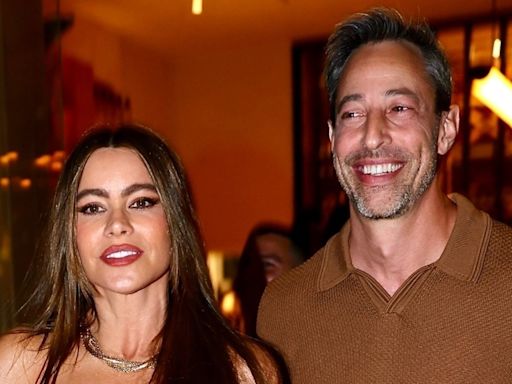 Sofia Vergara Celebrates 52nd Birthday at Dinner with Boyfriend Justin Saliman, Family, & Friends!