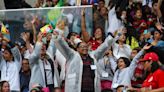 Futebol Solidário: Parreira é homenageado e aplaudido no Maracanã | Esporte | O Dia