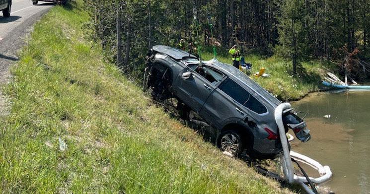 Yellowstone pulls fully submerged vehicle from thermal feature in the park