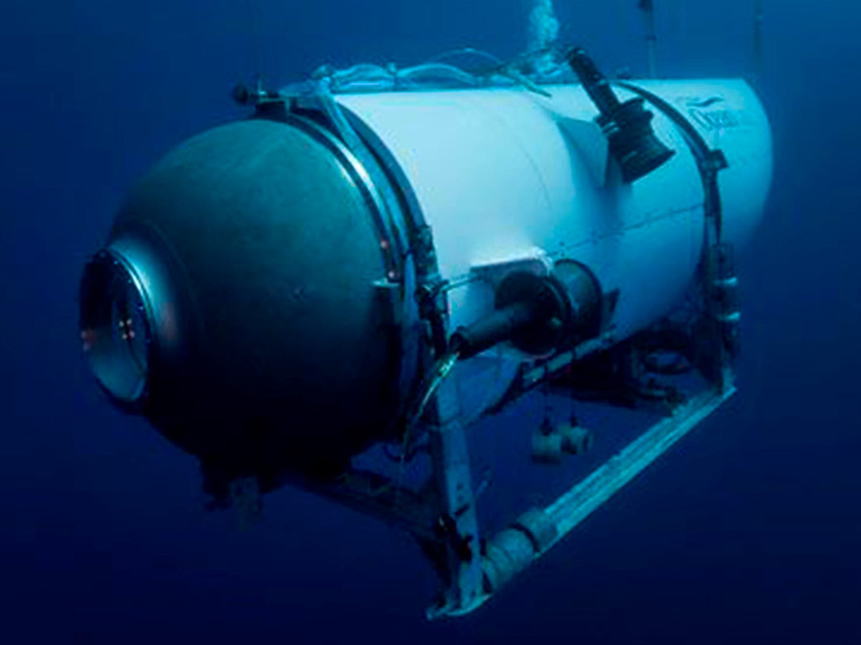 Ohio man plans to take a 2-person submersible to Titanic depths to show the industry is safe after the OceanGate tragedy