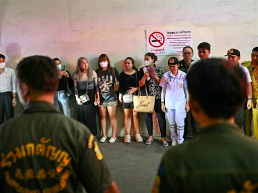 Weeping families mourn Thai school bus crash victims