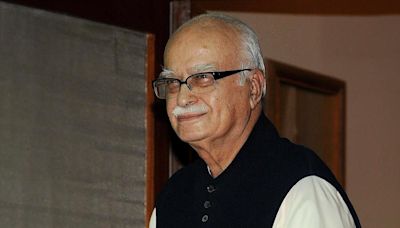 Lal Krishna Advani stable, currently under observation of a team of doctors: Hospital sources