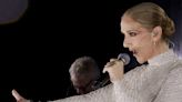 Brillante y desde la Torre Eiffel, Céline Dion volvió a cantar en público: qué dijeron las celebridades