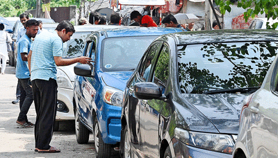 Illegal parking fee: Calcutta Municipal Corporation gives cops list of roads