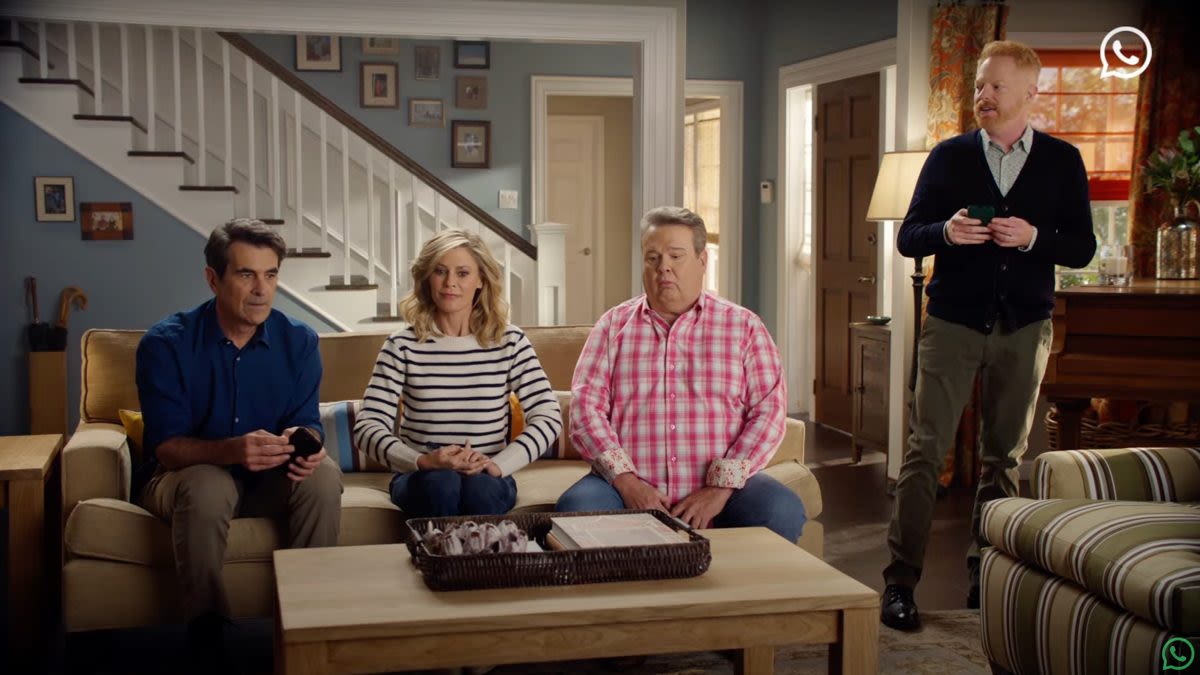 WhatsApp Reunites Modern Family Cast To Poke Fun at iMessage's Green Bubbles