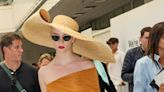Glamouröse Ankunft: Anya Taylor-Joy am Flughafen in Cannes