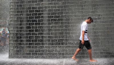 Chicago matches longstanding heat record Monday as scorching temperatures continue