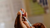 Gana se torna primeiro país a aprovar vacina de Oxford contra malária