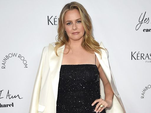 Alicia Silverstone committed to re-commerce