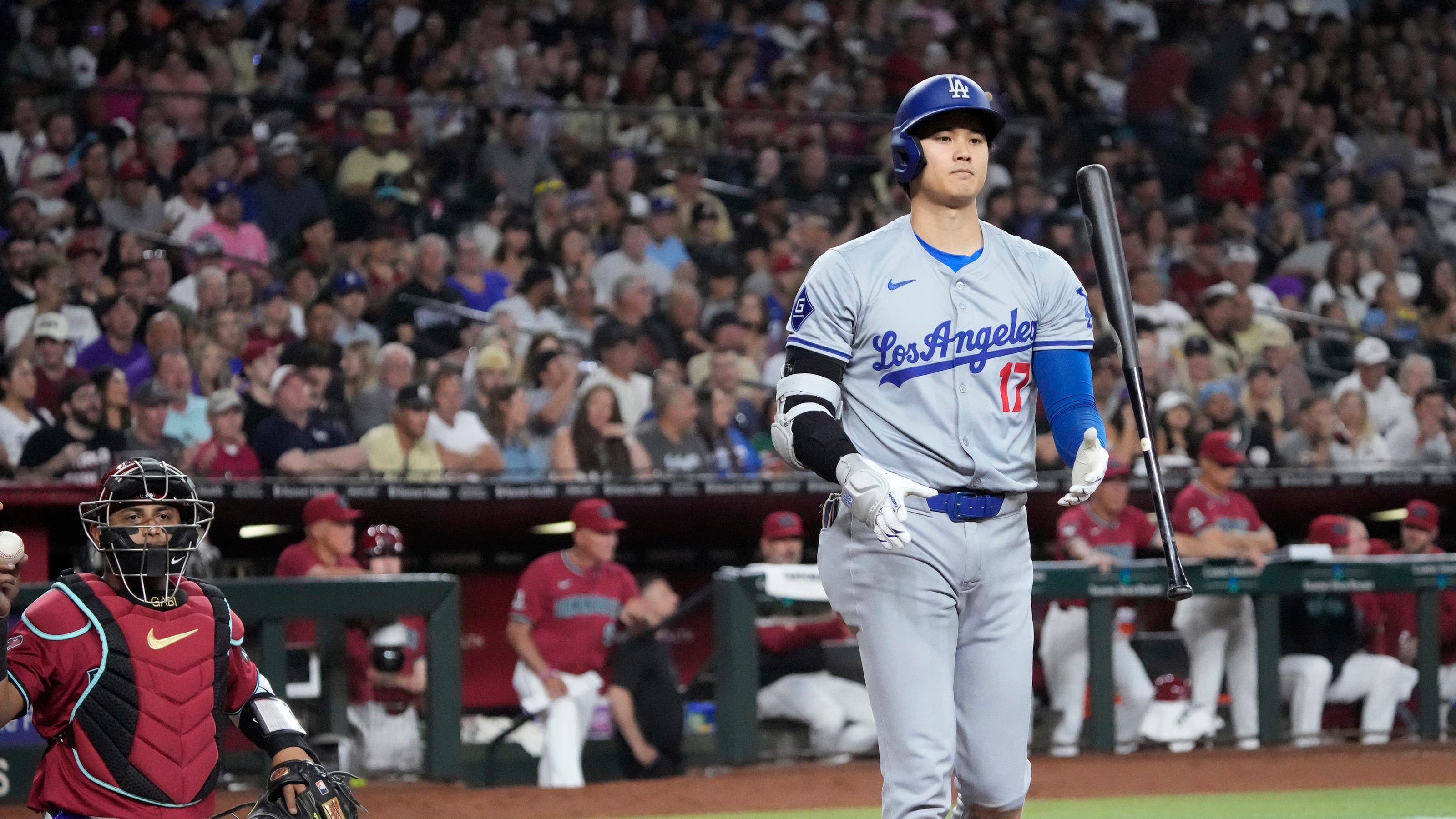 Dodgers thump DBacks' pitching, take series opener at Chase Field