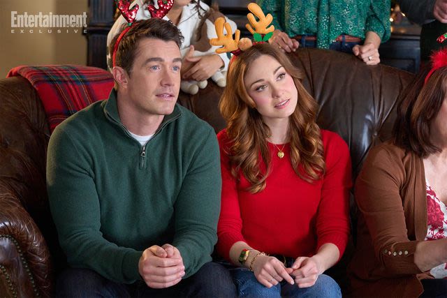 See exclusive photos from 27 Hallmark Christmas movies, including“ Holiday Touchdown: A Chiefs Love Story”