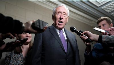 Steny Hoyer was one of Angela Alsobrooks’ earliest supporters in her Senate bid. How does he think she’ll do against Hogan? - WTOP News