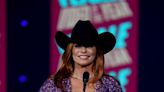 Shania Twain makes herself look in the mirror when she is naked: 'I can't change it...'