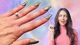 Así puedes llevar las 'aurora nails', la manicura más viral del 2024