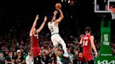 El Heat sufre mucho sin Butler y baja la cabeza en el inicio del playoff contra los Celtics