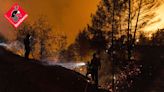 El incendio forestal ya arrasa más de 320 hectáreas entre Benasau y Penàguila (Alicante) y siguen desalojados 150 vecinos