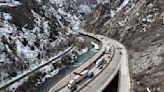 Keeping large trucks out of left lane in mountains about to be a law