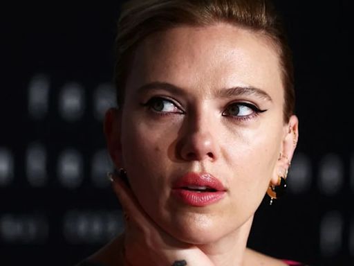 Scarlett Johansson en desacuerdo con OpenAI por usar una voz parecida a la de ella en el asistente virtual