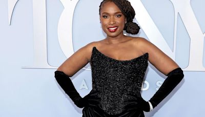 Jennifer Hudson is ready for the holidays and the new season of her talk show