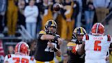 Iowa rallies in fourth quarter to defeat Illinois, 15-13, and clinch Big Ten West title