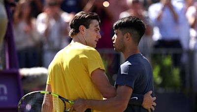 Is it worth betting anyone other than Carlos Alcaraz or Jannik Sinner at Wimbledon? | Tennis.com