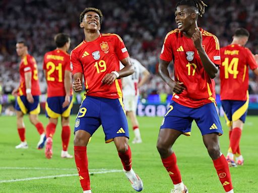 Spain’s thrilling right and left wingers help sideline cultural tension