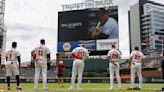 Photos: Braves honor Willie Mays before beating Tigers