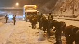 More heavy snow expected in Japan after 800 vehicles trapped on expressway