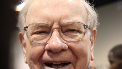 72% of Warren Buffett's $378 Billion Portfolio Is Invested in These 5 Stocks | The Motley Fool