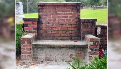 Don’t sit in the ‘Devil’s Chair’ at this Florida cemetery. You could lose your mind — or your beer