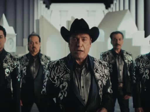 Letra de Aquí Mando Yo de Los Tigres del Norte: A quién le tiran en su canción