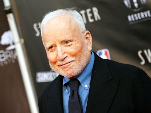 Richard Dreyfuss tried on 5 dresses in pro-LGBTQ store before transphobic rant