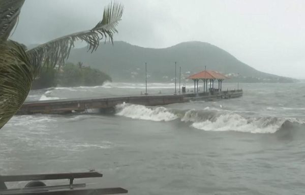 "Abbott Elementary" actress Sheryl Lee Ralph riding out Hurricane Beryl in Jamaica: "Pray for us"