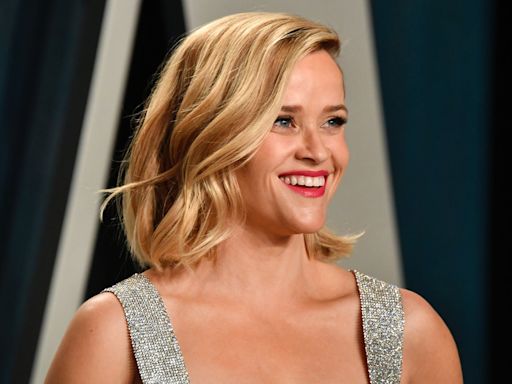 Reese Witherspoon shows off beautiful kitchen in home makeover video