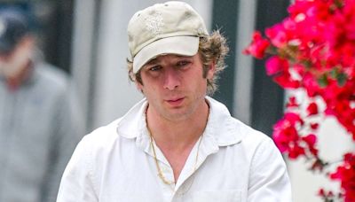 Jeremy Allen White Enjoys Some Fresh Air in L.A., Plus Zendaya, Jennifer Garner, Elliot Page and More