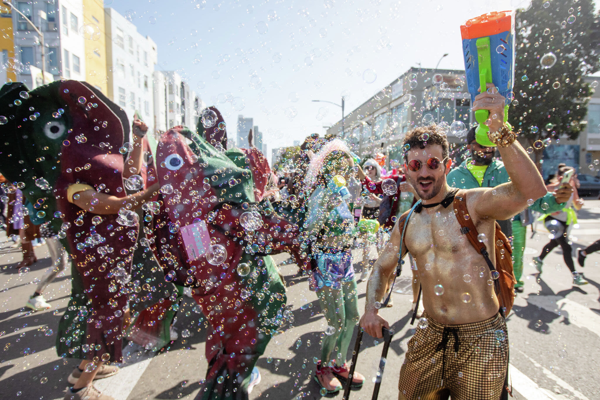 Bay to Breakers race takes over San Francisco's streets