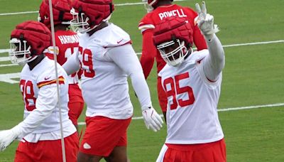 Chiefs practice with fans for first time on Sunday