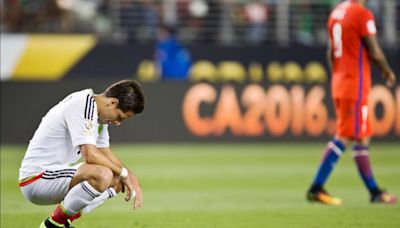 Claudio Bravo confesó que Chicharito "le rogó" para que Chile detenga la goleada a México en 2016
