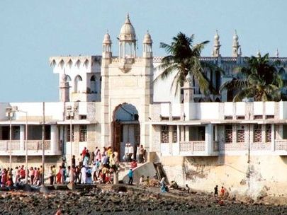 Mumbai: After Bomb Threat To Haji Ali Dargah, Police Tighten Security Measures At Religious Sites And Major Crowded Areas