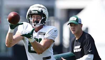 Aaron Rodgers Singles out ‘Rare’ Jets Youngster, Building Chemistry