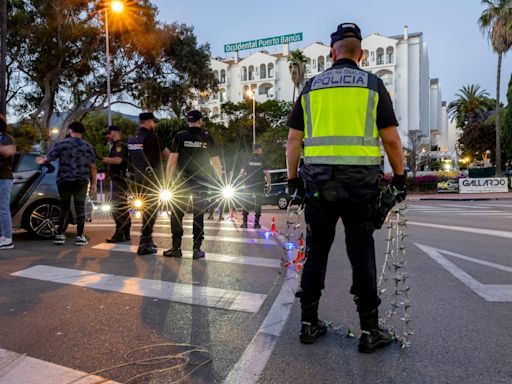 “Buenas noches. Control de armas y drogas”: así es el blindaje policial contra el crimen organizado en Marbella
