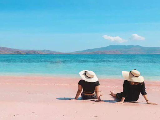 Top 5 prettiest pink sand beaches from around the world