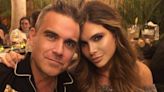La inesperada confesión de Robbie Williams y su esposa Ayda Field sobre su vida sexual: “A veces lo intentamos”