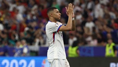 Mbappé causa euforia com venda de camisas no Real Madrid