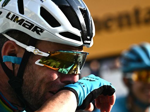 Tour de France 2024: Emotional Mark Cavendish hailed after completing gruelling Stage 20 - 'I've got goosebumps' - Eurosport
